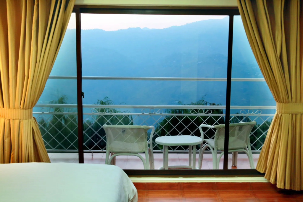 Balcony & Terrace