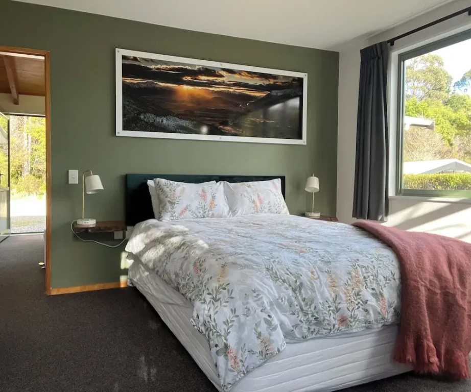 Superior Double Cottage with land view (full double bed)