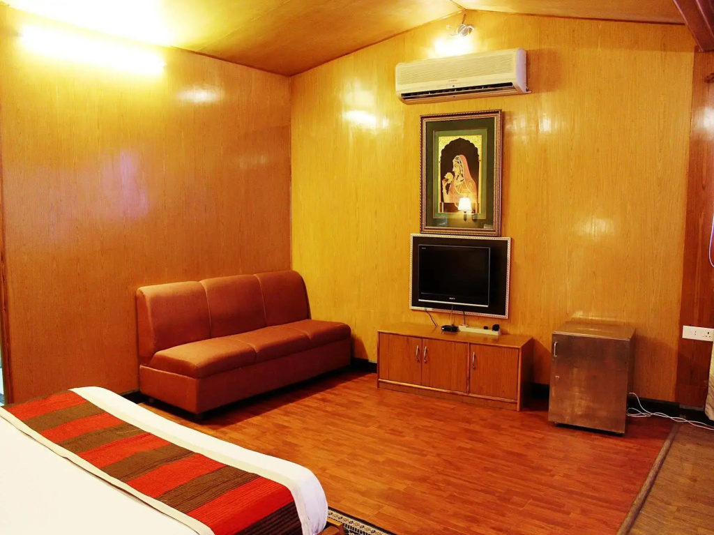 OYO 1995 Hotel Nirwana - Général