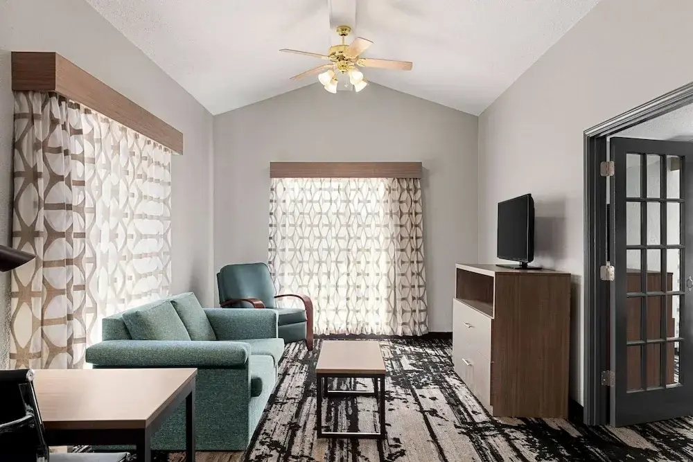 Double Suite (full double bed)