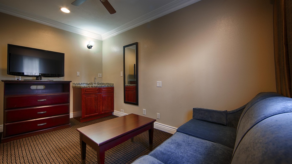 Отель Best Western Woodland Hills Inn в Лос-Анджелесе