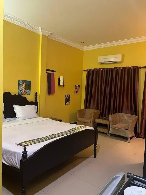 Standard Double room with balcony (full double bed)