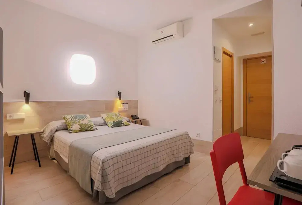 Standard Double room (full double bed)