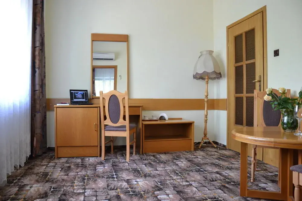 Lobby & Reception