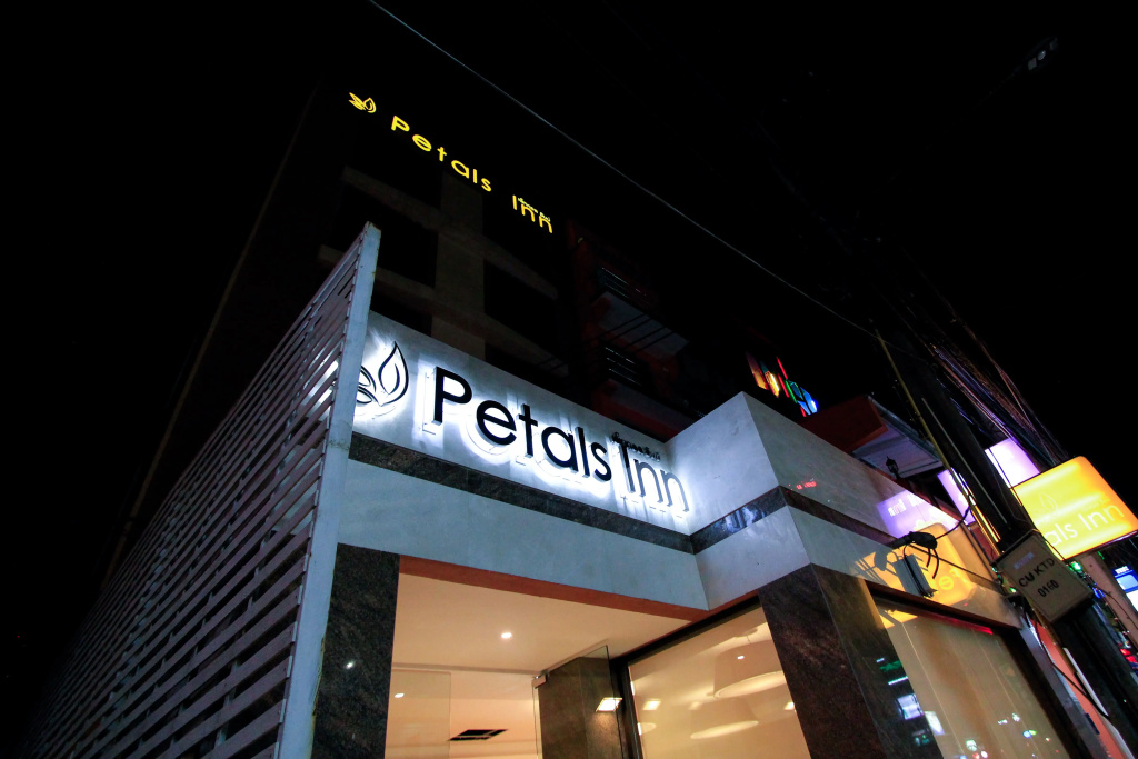Petals Inn — фото