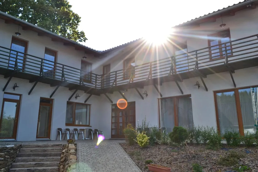 Farma Kundratice image