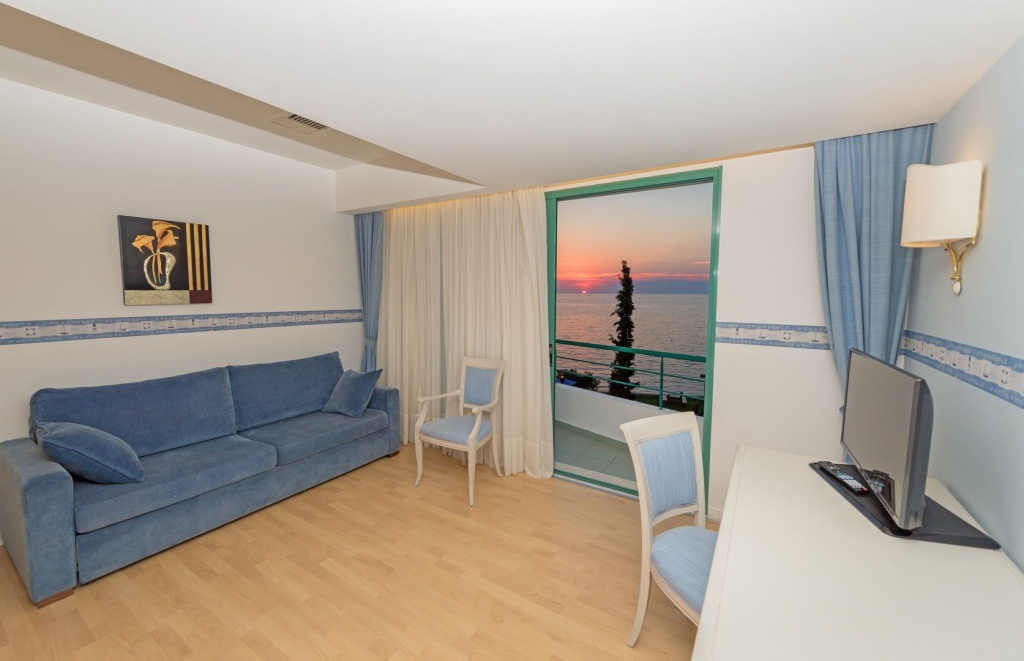 Hotel Poseidon — 3