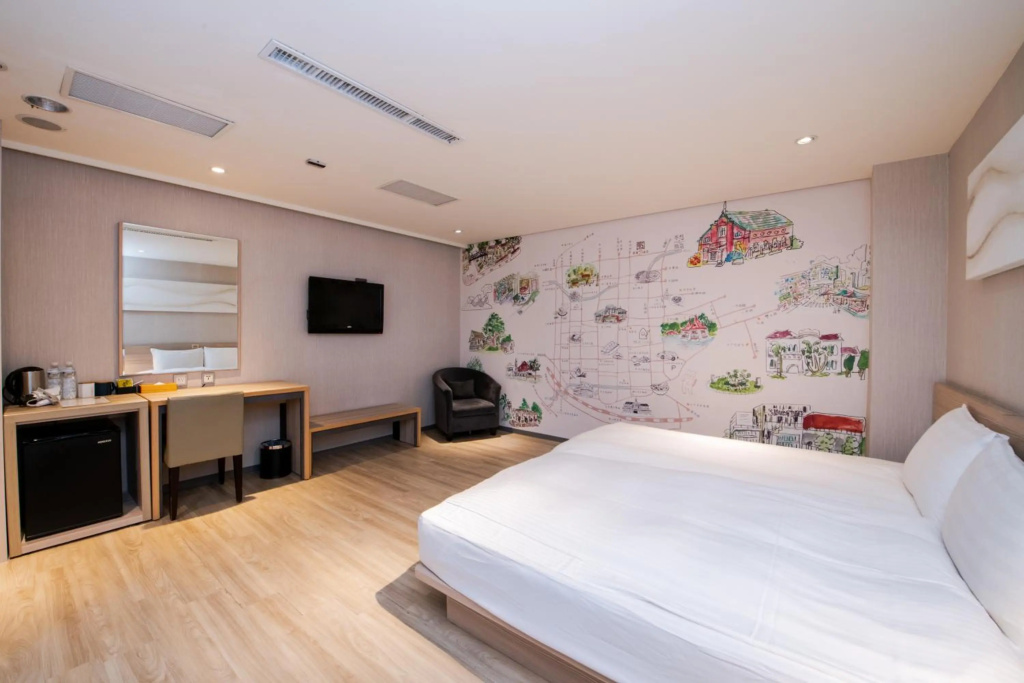 Отель Smile 73 Hotel в Тайчжун