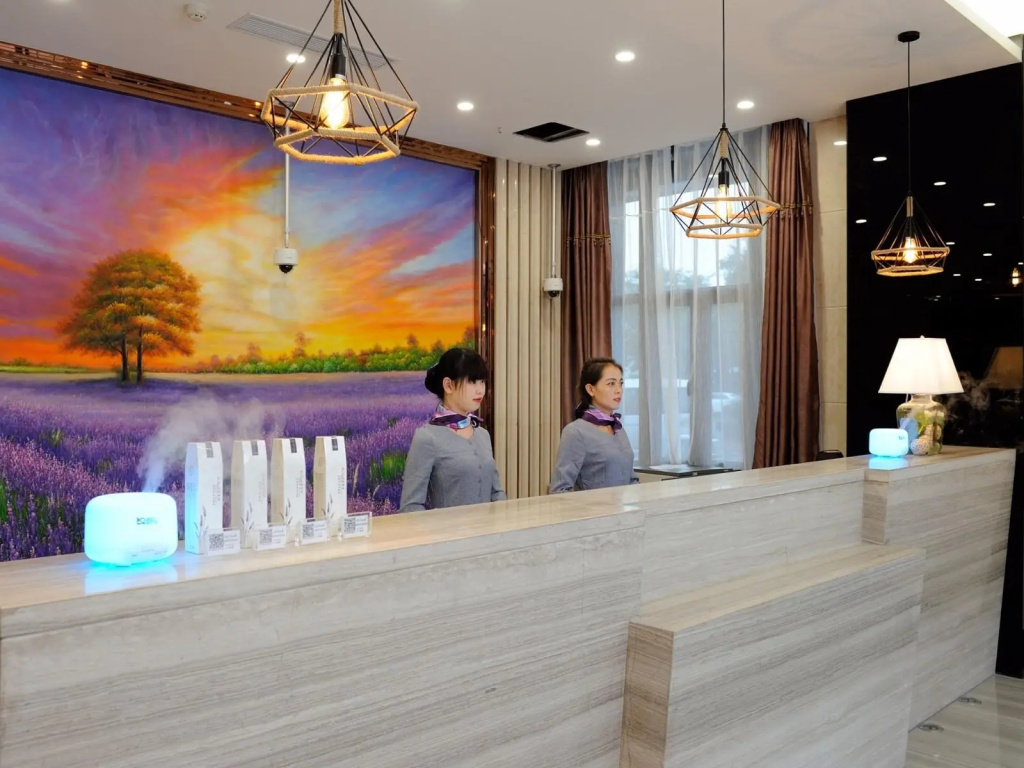 Food & Beverage
