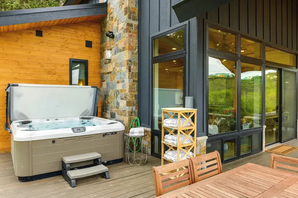 Modern Turnerville Cabin w/ Hot Tub & Scenic Views