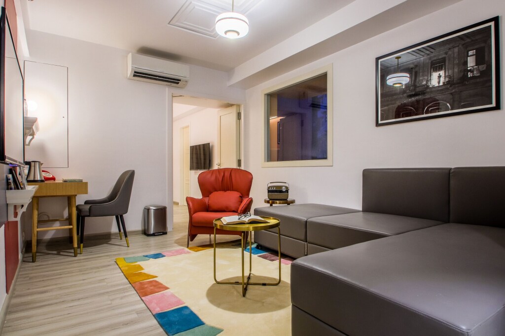 Hotel Transit - Renamed as T24 Retro by null