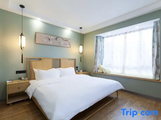 Business Double room (full double bed)
