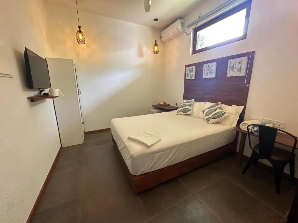 Double room (full double bed)