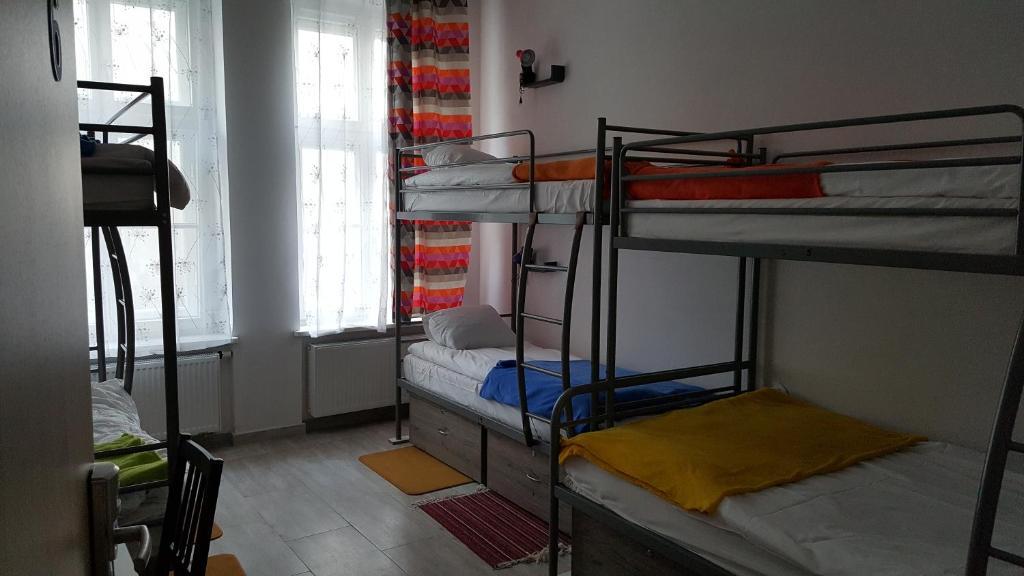 Кровать в общем номере в Hostel Lwowska 11