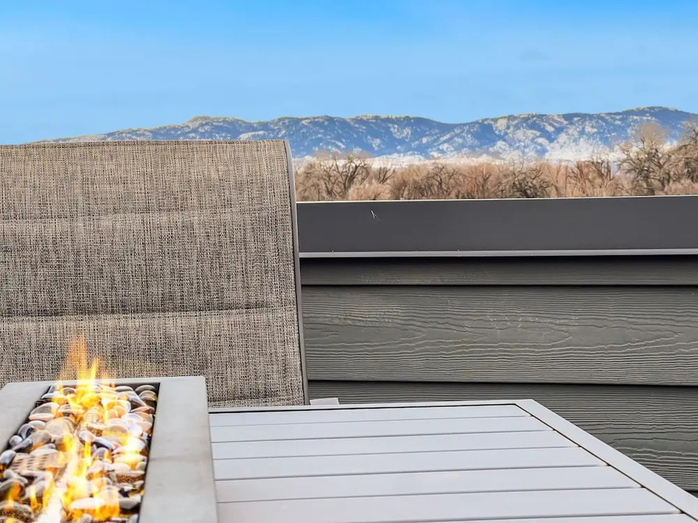 Elegant Oasis - Fireplaces, King Beds, Mtn Views!