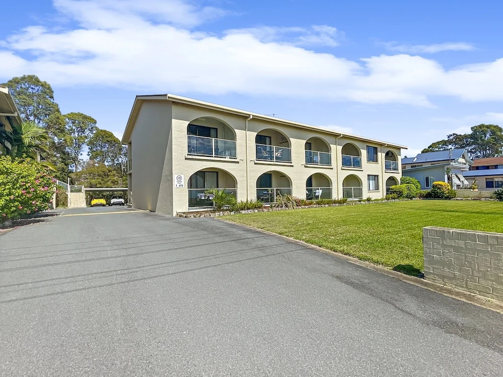 Beachside Apartment Overlooking Casey's Beach