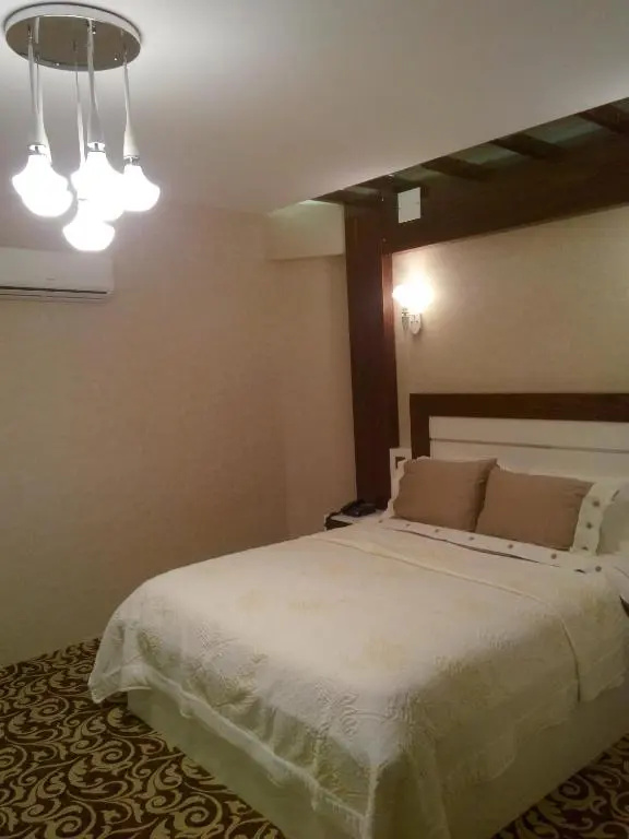 Deluxe Studio