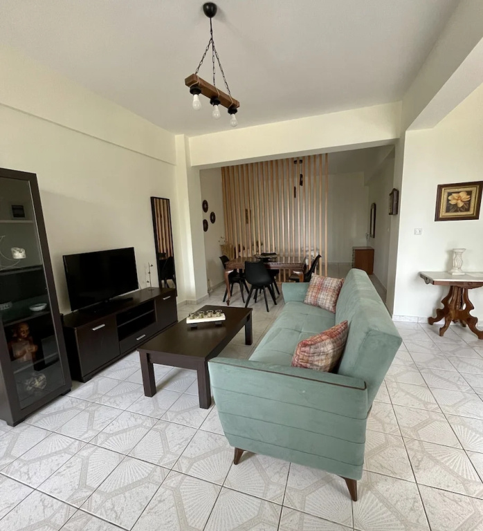 Family Basement Apartment with balcony