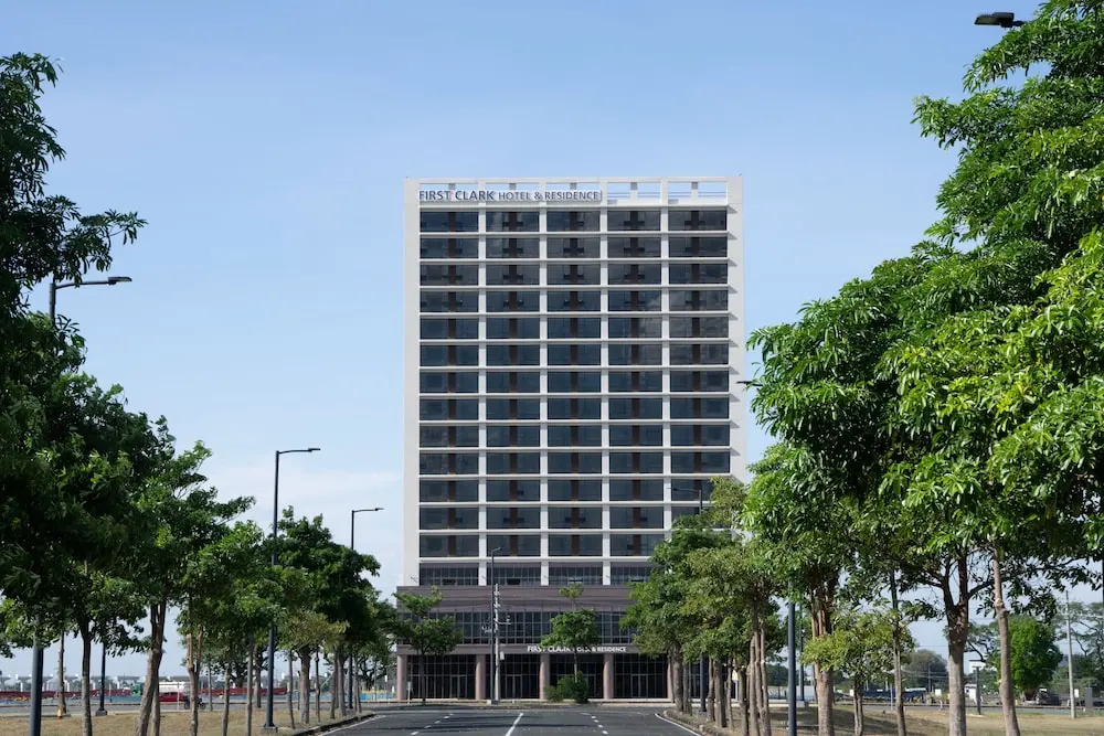 The First Clark Hotel & Residence — фото 1