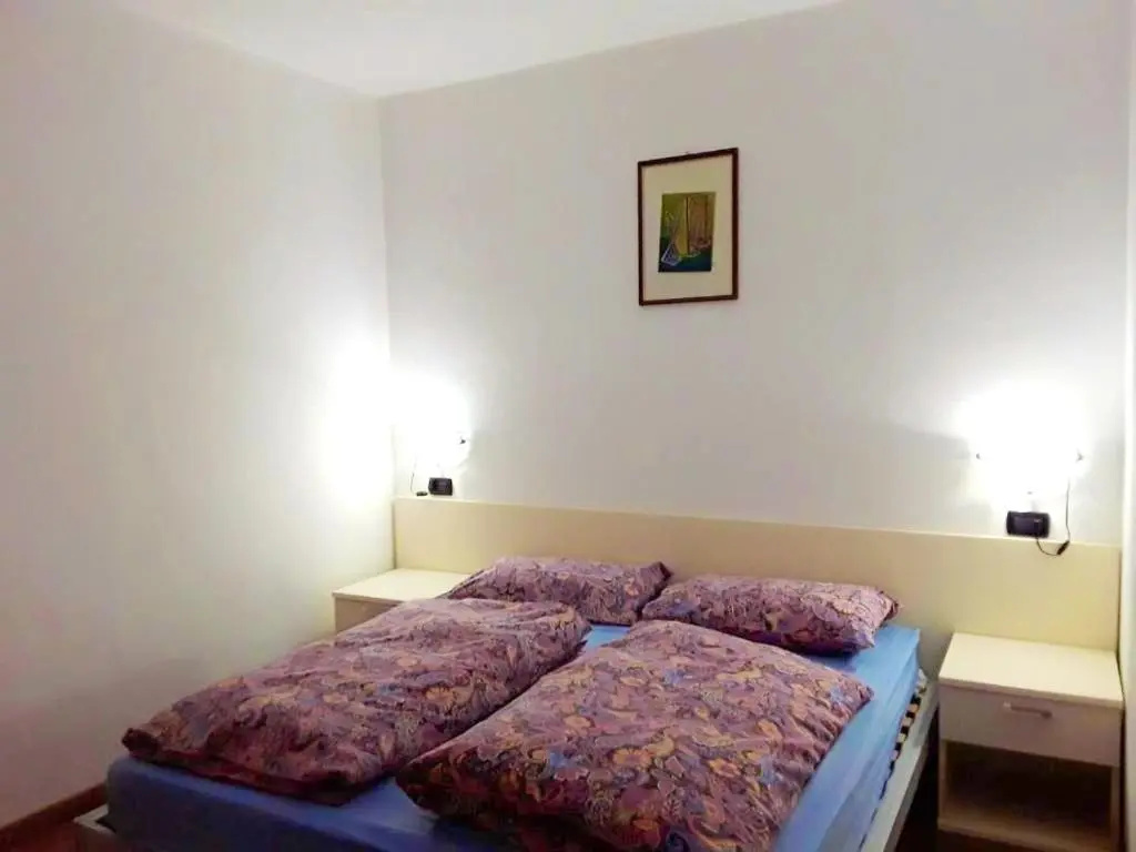 One bedroom appartement with furnished balcony at Prabione 8 km away from the beach