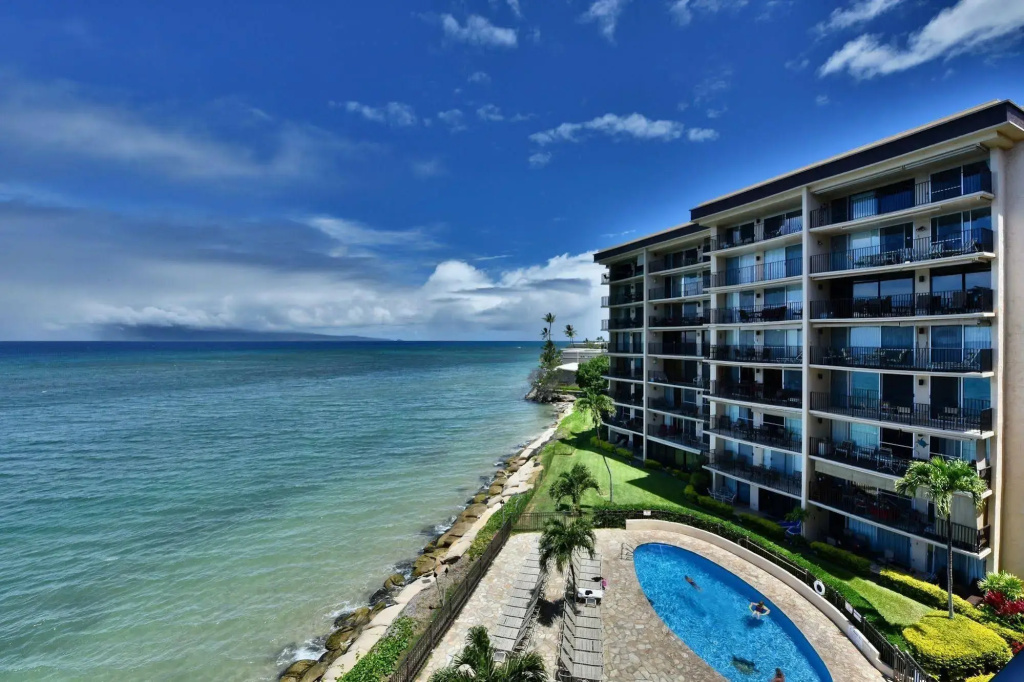 Hololani Resort