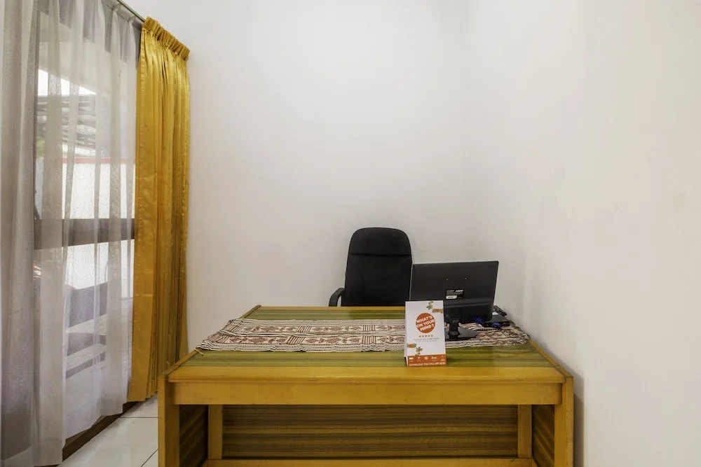 Lobby & Reception