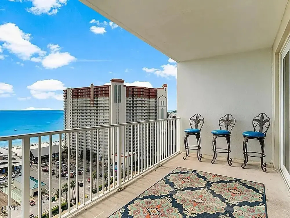 Laketown Wharf 1523