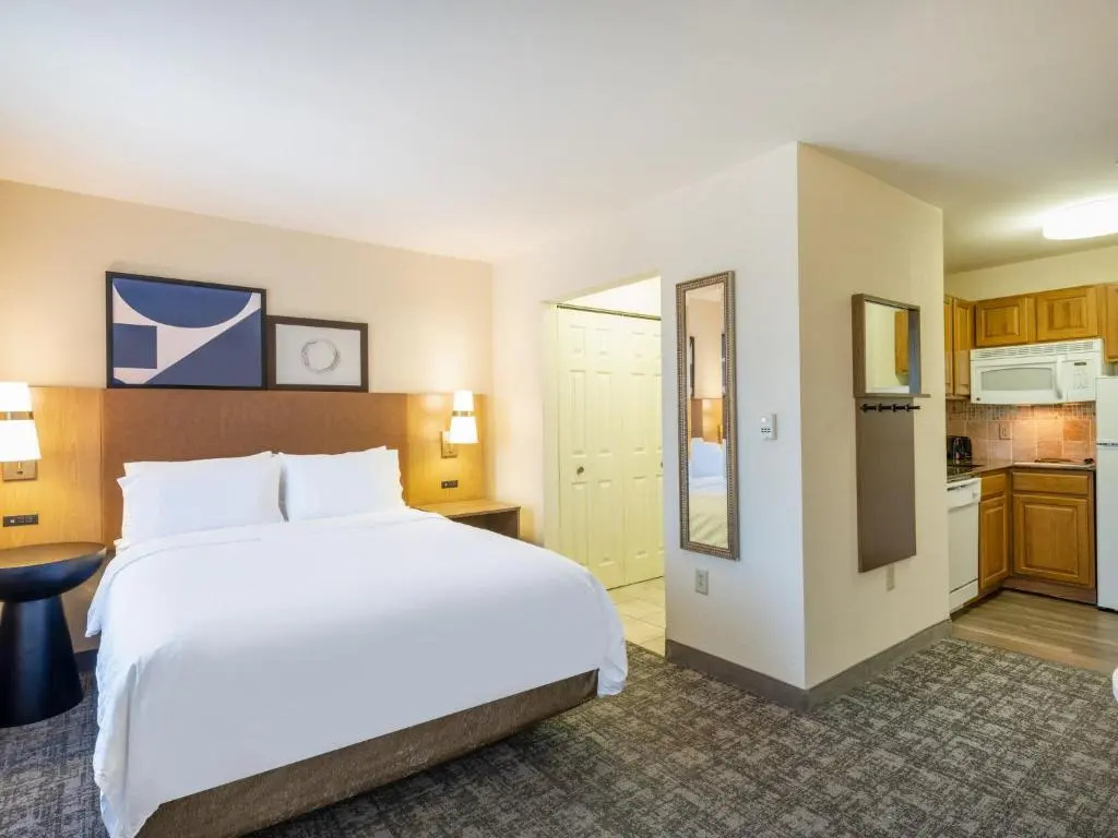 Staybridge Suites Milwaukee Airport South by IHG - Chambres