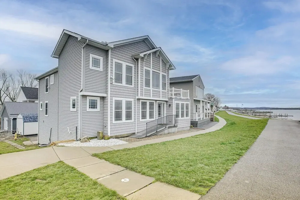 Waterfront Buckeye Lake House: Deck + Views!