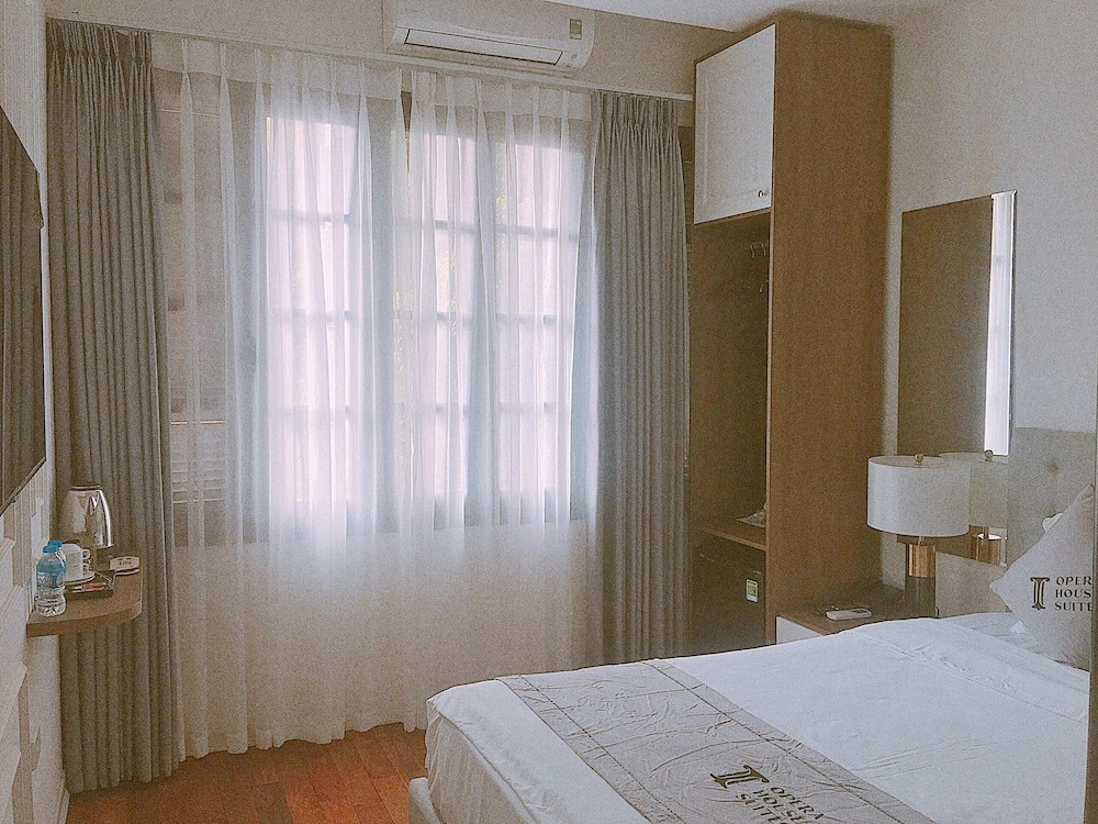 Opera House Suites — фото
