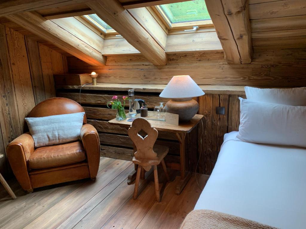 Chalet 1864 by null