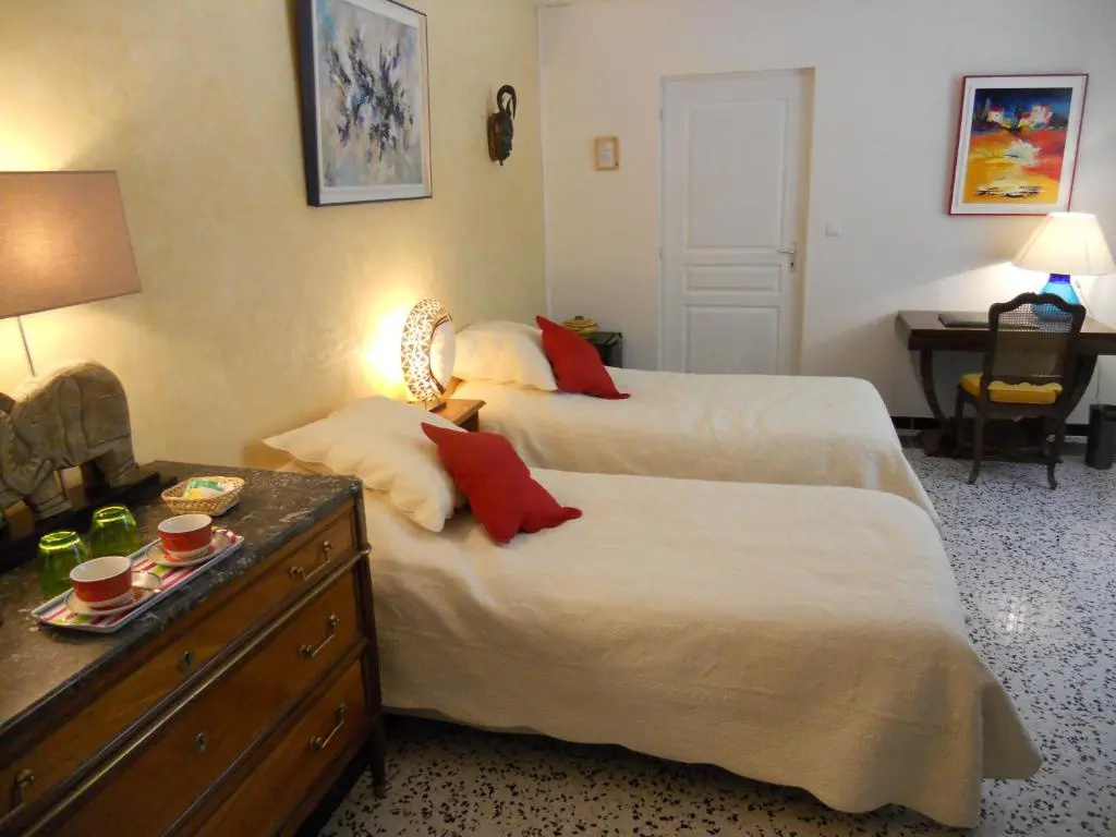 Standard Double room (twin beds)
