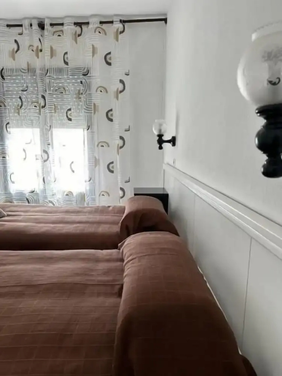 Deluxe Double room with balcony and with city view (twin beds)