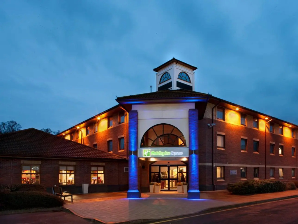 Holiday Inn Express Warwick - Stratford-upon-Avon by IHG