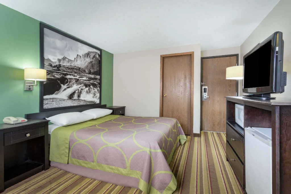 Standard Double room (full double bed)