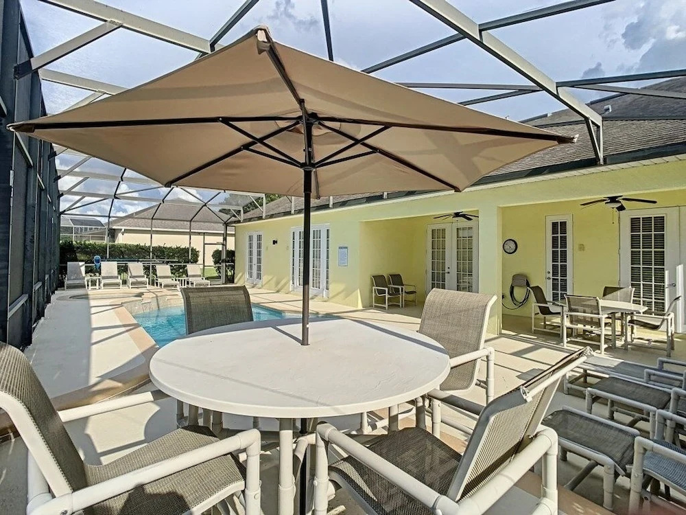 Fantastic 7 Bed 6 Bath In Prestigious Gated Comm. 7 Bedroom Villa by Redawning