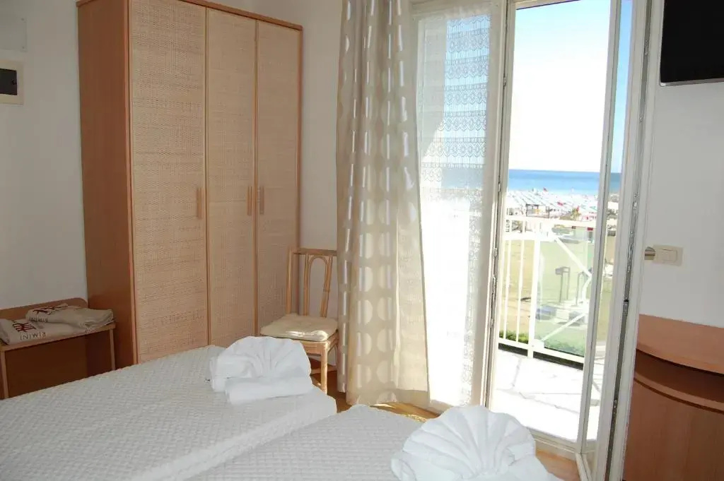 Standard Double room with balcony and with sea view (full double bed)