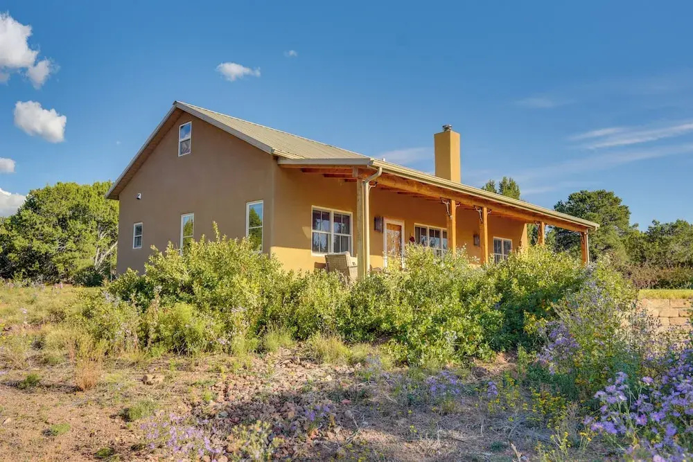 Hidden Santa Fe Gem - Nestled in Tesuque Hills!