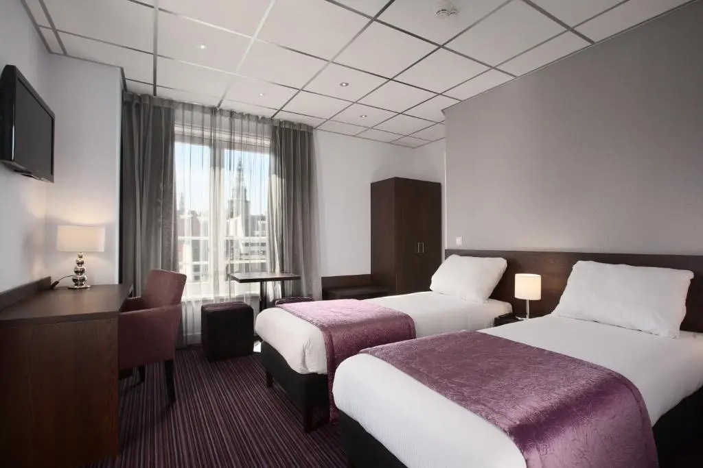 Double room (twin beds)