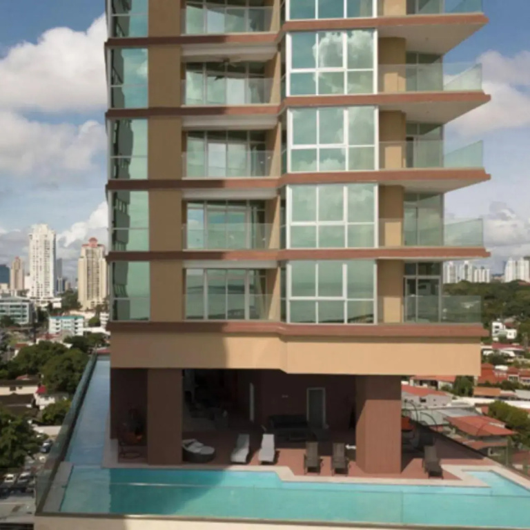 Apartamento Vacacional con Piscina en Panamá