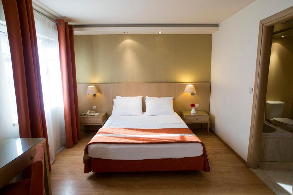 Standard Double room (full double bed) (queen size bed)