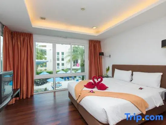 The Palms, Kamala Beach