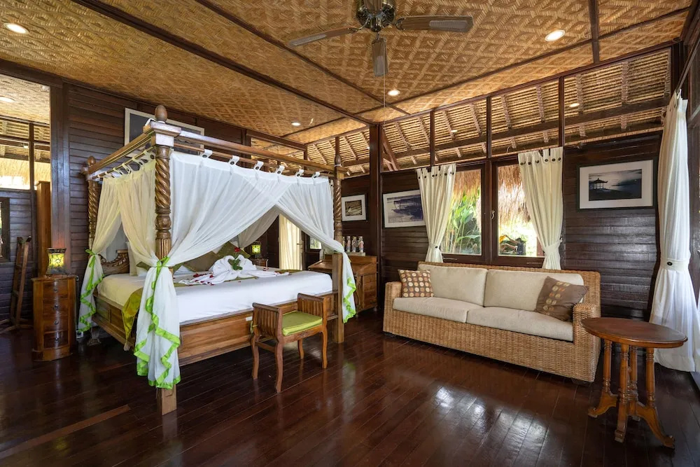 3 Bedrooms Villa with balcony