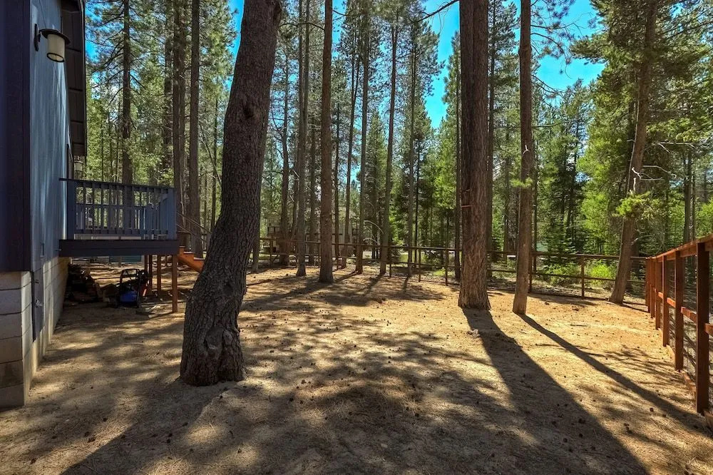 Willow's Hideaway - Pet Friendly Cozy Cabin!