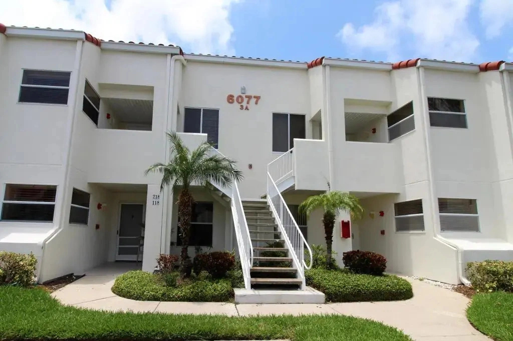 Vista Verde East 3-218