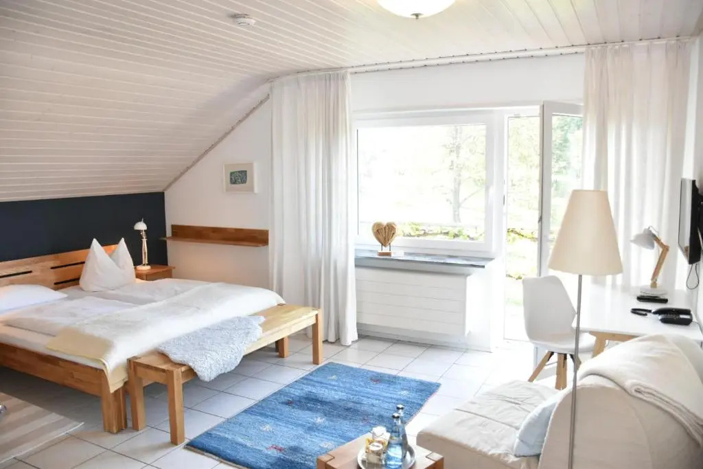 Standard Double room with balcony (full double bed)