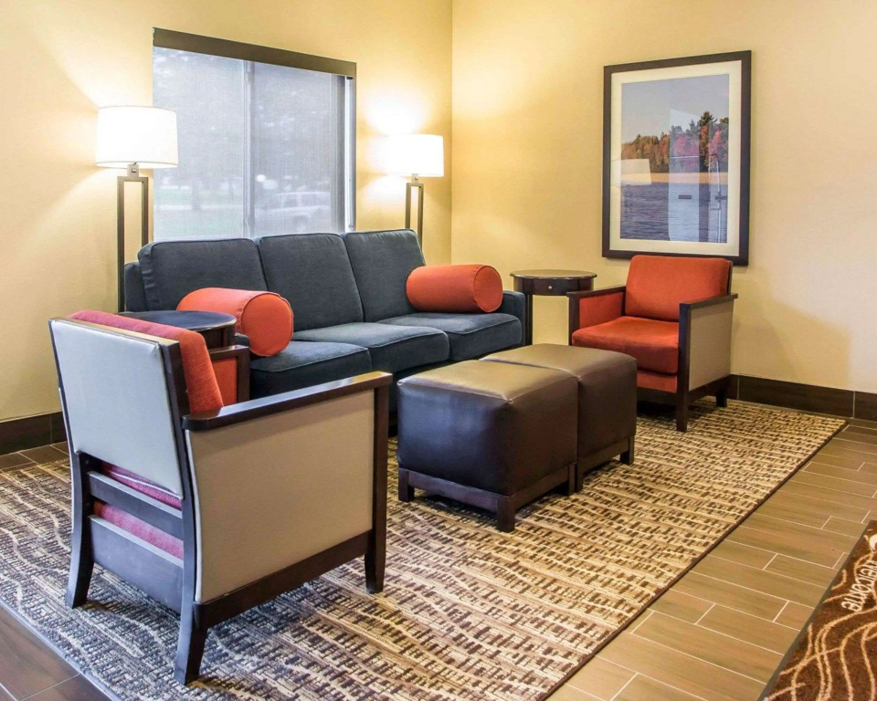 Lobby & Reception