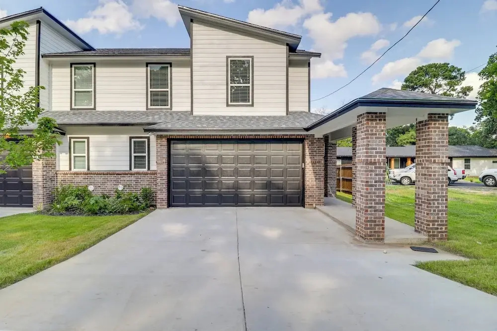 Townhome Near At&t Stadium: Great for Game Day!