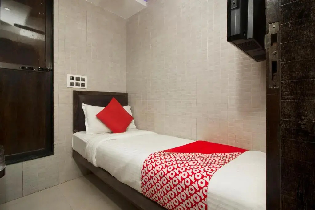 Hotel Paris Residency by OYO Rooms