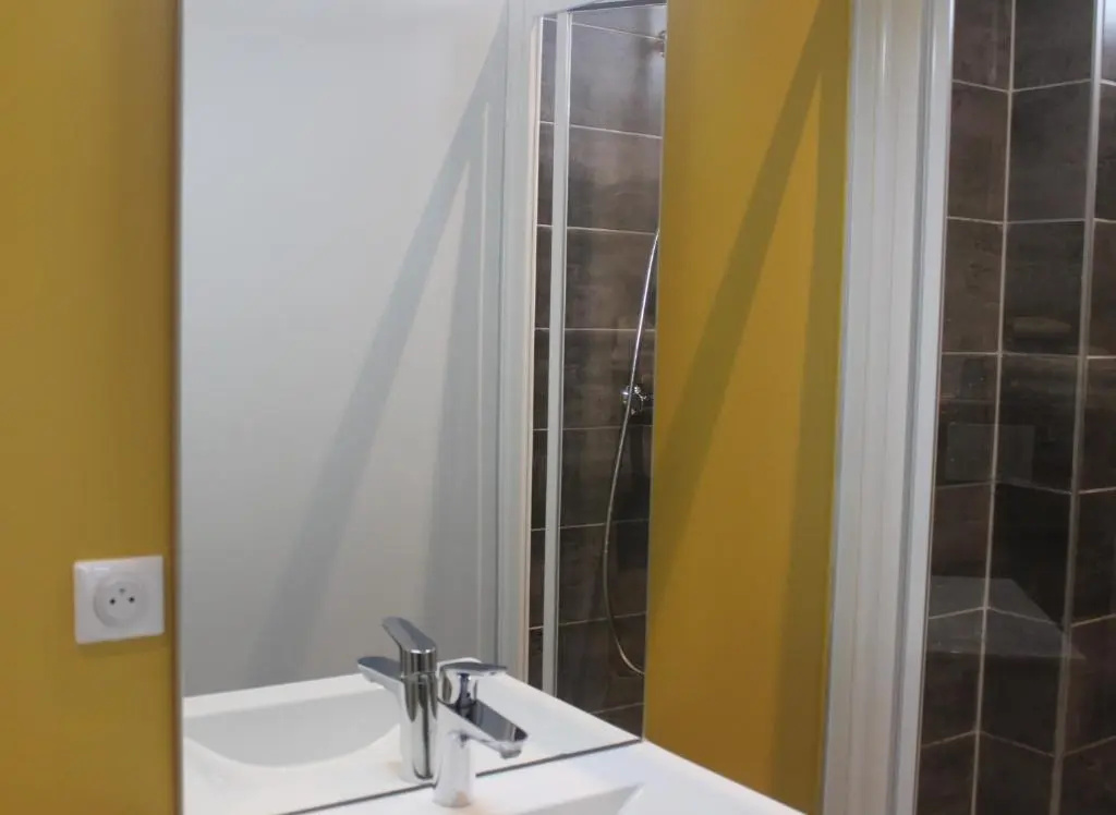 Standard Double room with balcony (full double bed)